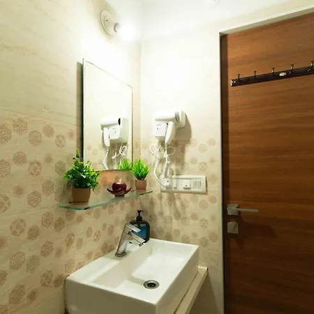 Modern, Chic 2bhk Near Bkc And Airport Apartment