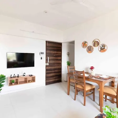 Modern, Chic 2bhk Near Bkc And Airport Apartment