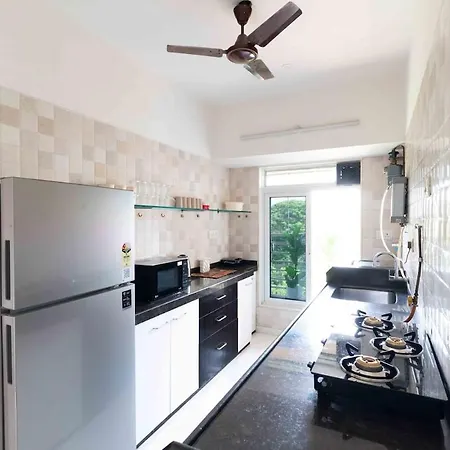 Modern, Chic 2bhk Near Bkc And Airport Apartment *