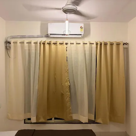 Royce Executive Service Premium Apartment *