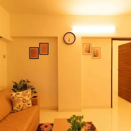 Modern, Chic 2bhk Near Bkc And Airport Apartment *