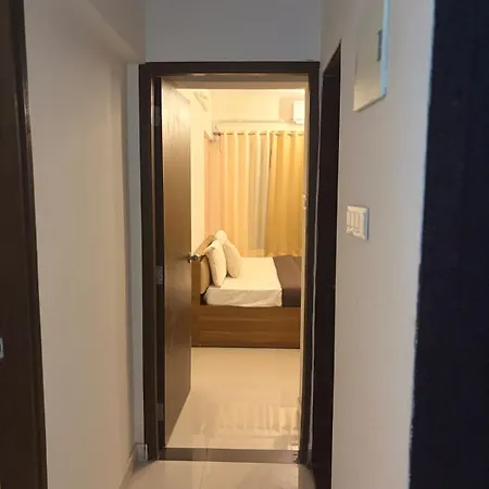 Royce Executive Service Premium Apartment Mumbai