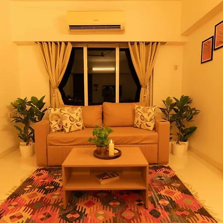 Apartment Modern, Chic 2bhk Near Bkc And Airport Mumbai