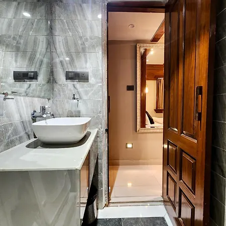 The Falcon - Clare Road Hotel 4*