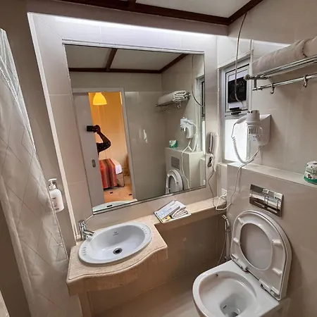 Hiltop 3* Mumbai
