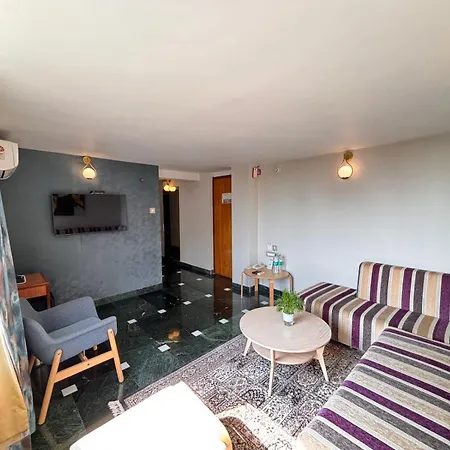 Hotel Hiltop