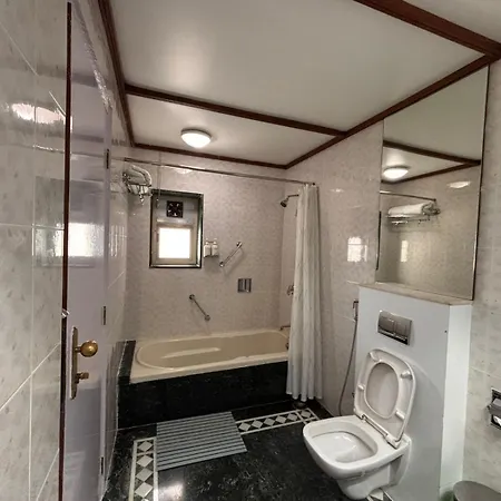 Hotel Hiltop