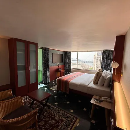 Hiltop Hotel 3*