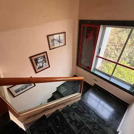 Hiltop Hotel