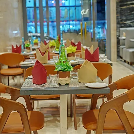 Hotel Comfort Metropolis 4*