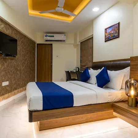 Ashyana - Near To Grant Road Station Hotel 3*
