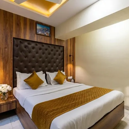 Ashyana - Near To Grant Road Station Hotel