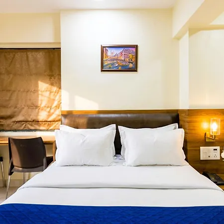 Ashyana - Near To Grant Road Station Hotel