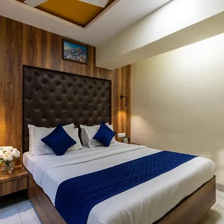 Ashyana - Near To Grant Road Station 3*