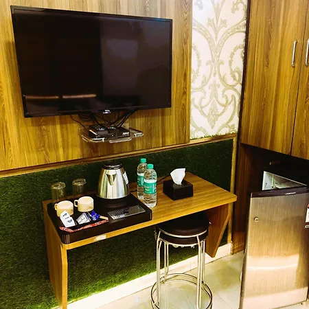 Ashyana - Near To Grant Road Station Hotel