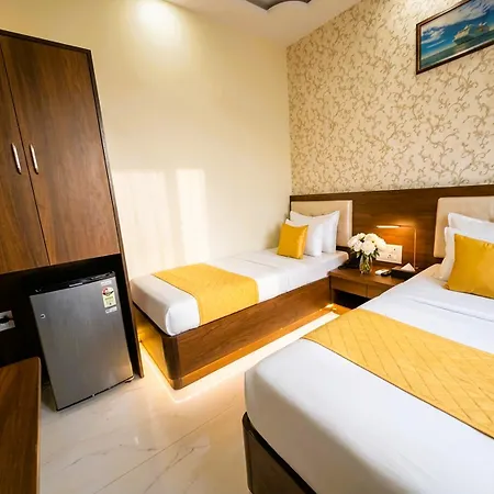 Hotel Ashyana - Near To Grant Road Station