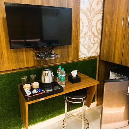 Ashyana - Near To Grant Road Station 3*