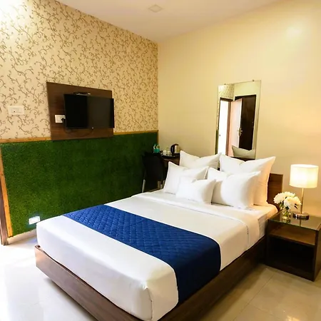 Ashyana - Near To Grant Road Station