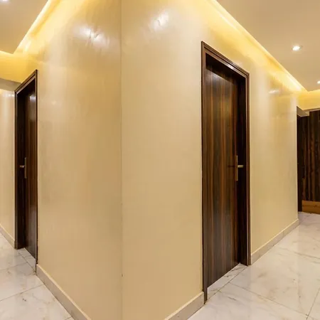Ashyana - Near To Grant Road Station Hotel