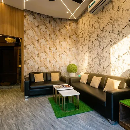 Ashyana - Near To Grant Road Station Hotel 3*