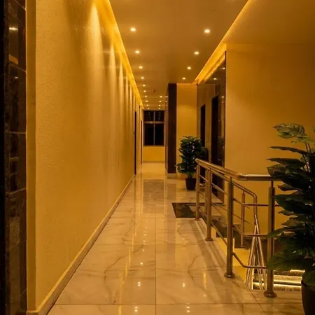 Ashyana - Near To Grant Road Station Hotel 3*