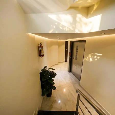 Ashyana - Near To Grant Road Station Hotel 3*