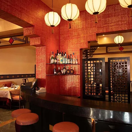 Hotel Novotel Juhu 5*
