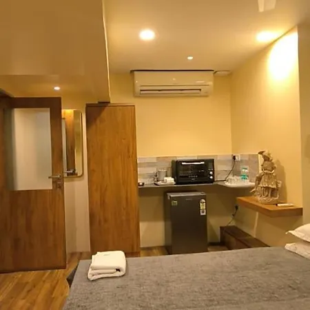 Metro Palace Bandra