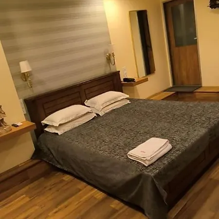 Hotel Metro Palace Bandra 3*