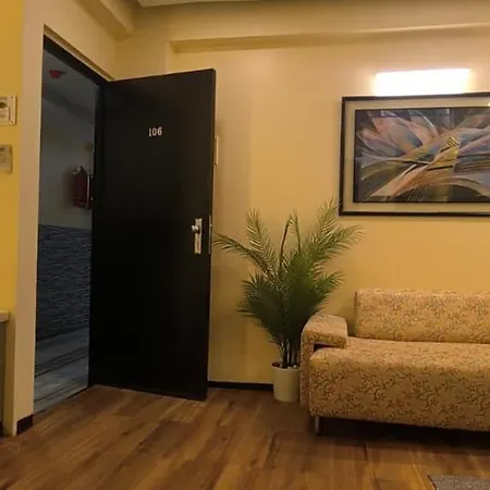 Hotel Metro Palace Bandra 3*