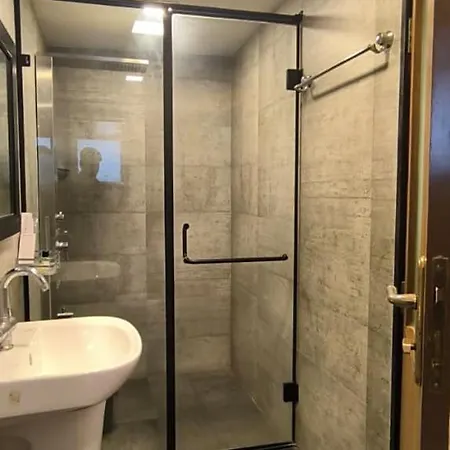 Metro Palace Bandra