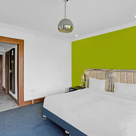 Townhouse Royal Palms Shared Serviced Hotel