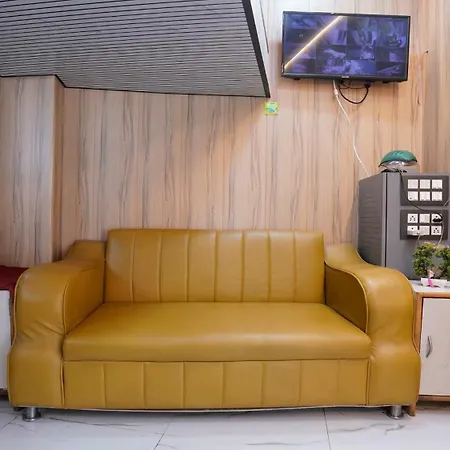 Fabhotel Dream Palace 3*
