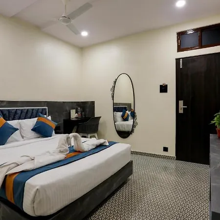 Diamond Hotel 3*