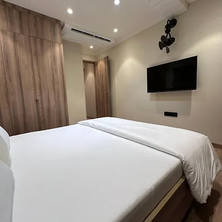 Apartment Rudraya Homes - Cozy Premium Serviced Khar - Next To Bandra *