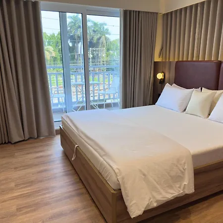 Rudraya Homes - Cozy Premium Serviced Khar - Next To Bandra Apartment