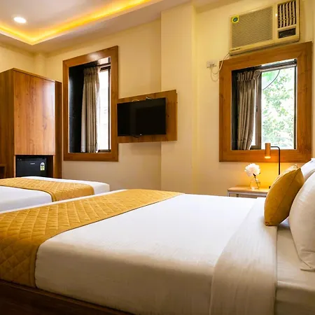 Hotel National - Grant Road 3*