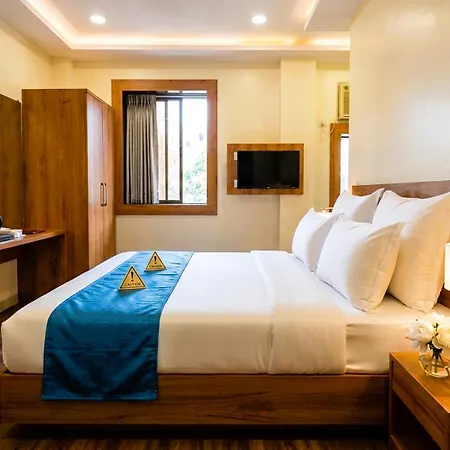 Hotel National - Grant Road 3*