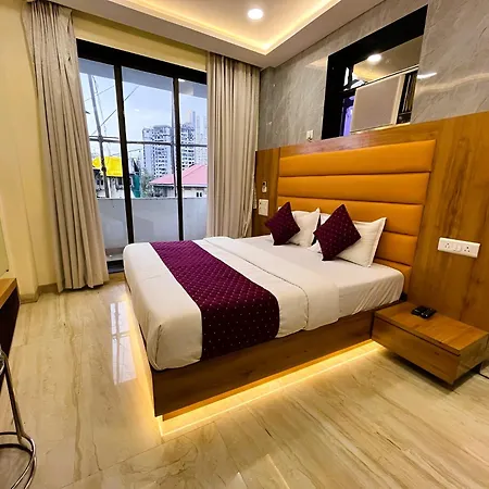 Hotel National - Grant Road 3*