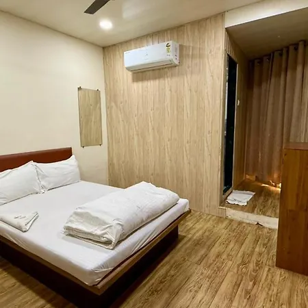 Marine Line Near Marine Drive & Cricket Stadium, South Hotel 2*