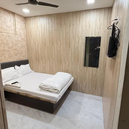 Marine Line Near Marine Drive & Cricket Stadium, South Hotel 2*