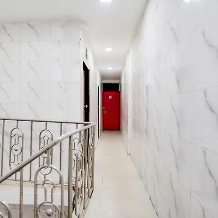Hotel O Om Sai Palace 3*