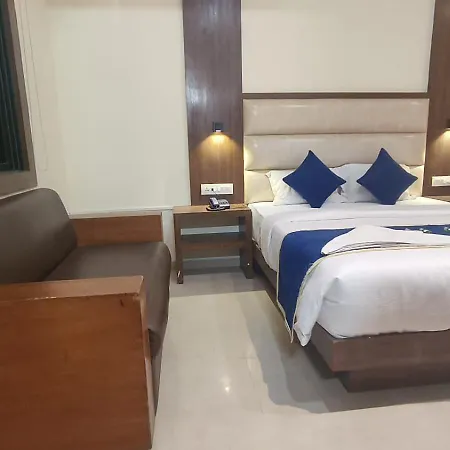 Ashraya International Hotel 3*