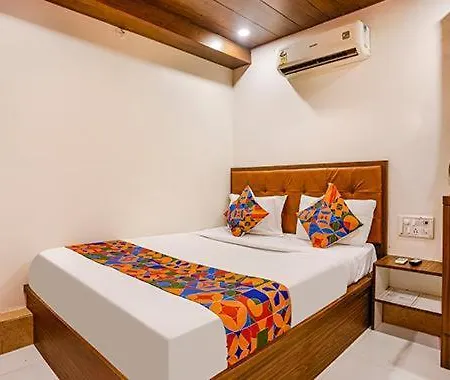 Guest house Glitz New United Nr International Airport Mumbai