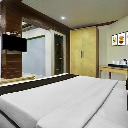 Collection O Lodha Experia Mall Dombiwali Formerly Rr Hotel 3*