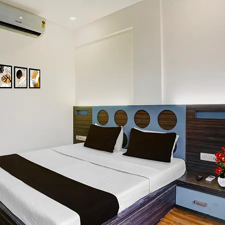 Hotel Collection O Lodha Experia Mall Dombiwali Formerly Rr 3*
