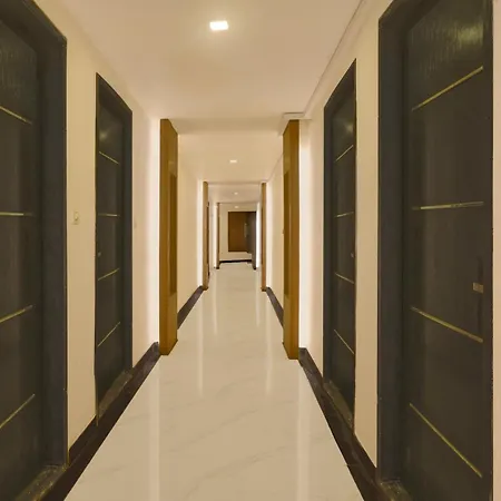 Collection O Lodha Experia Mall Dombiwali Formerly Rr Hotel