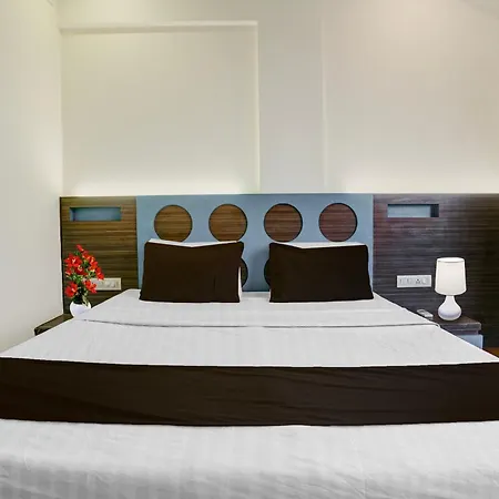 Collection O Lodha Experia Mall Dombiwali Formerly Rr 3*