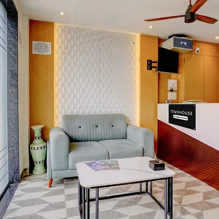 Townhouse Apmc Market Formerly Stayzi Hotel