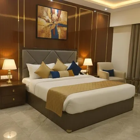 Glitz Beverly-near Us Consulate Kurla Guest house